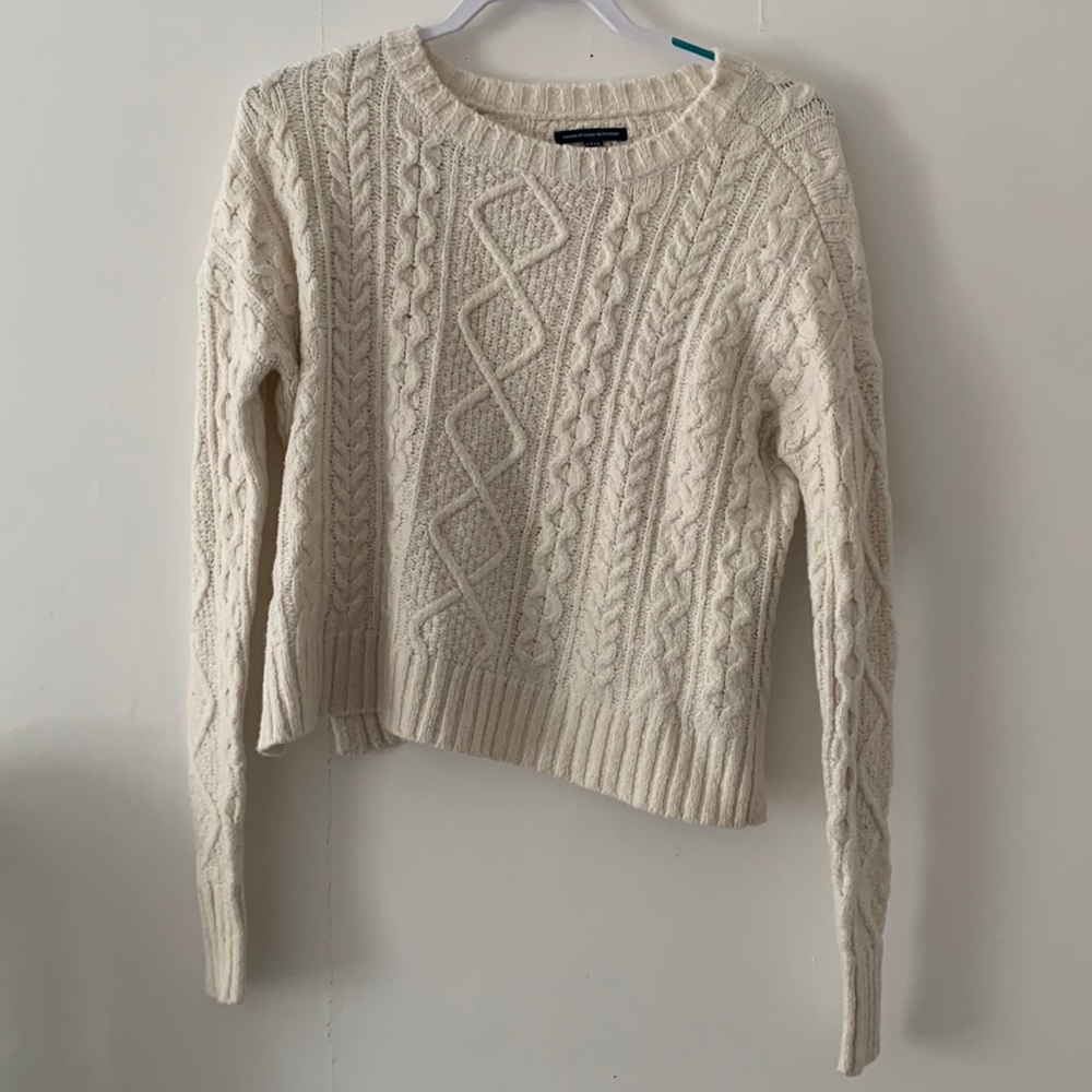 American Eagle Cream Sweater Small